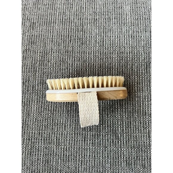 Dry Brush/Bath Brush Natural Bristles for Gentle Exfoliation With Wooden Handle - Picture 5 of 5